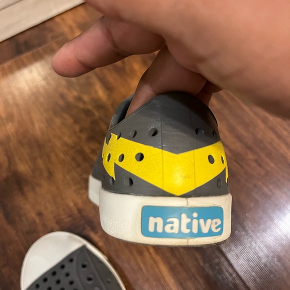 Native Jefferson gray with lightning bolt detail Water Shoes Slip-On - Picture 13 of 13